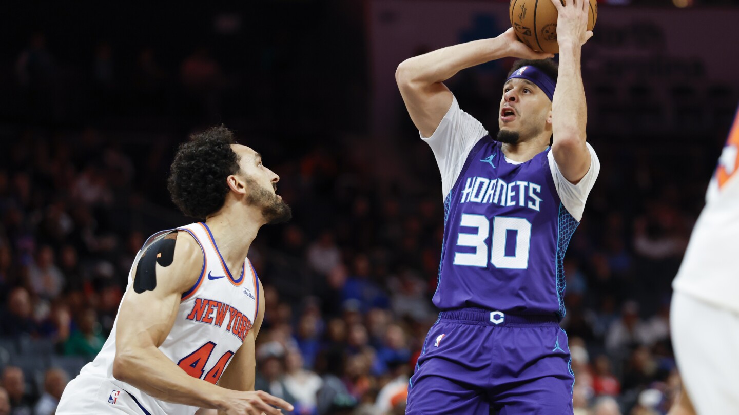 LaMelo Ball scores 25 points, Hornets use balanced scoring to beat the Knicks 115-98