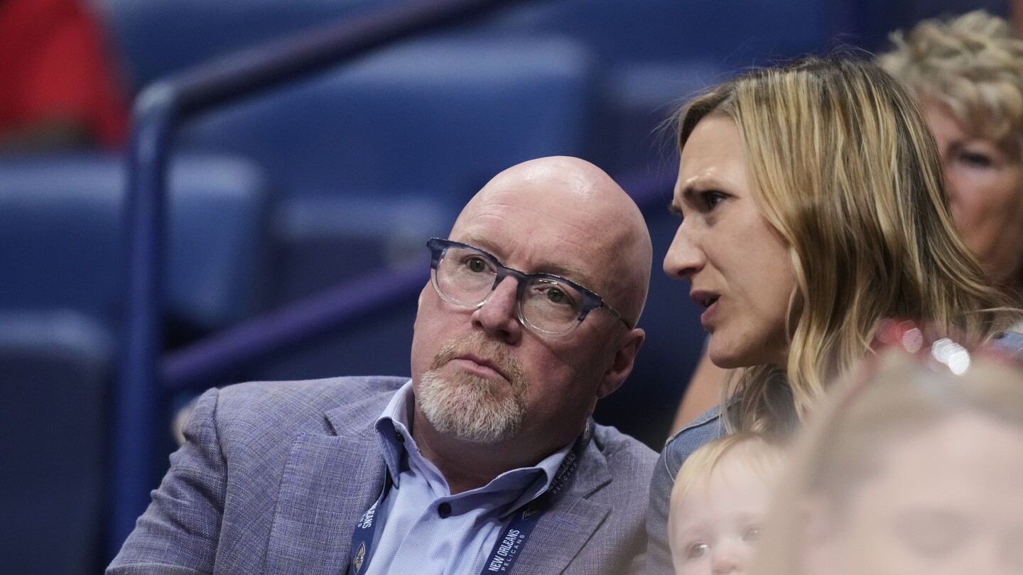Pelicans fire basketball operations chief David Griffin after an injury-plagued 21-61 season