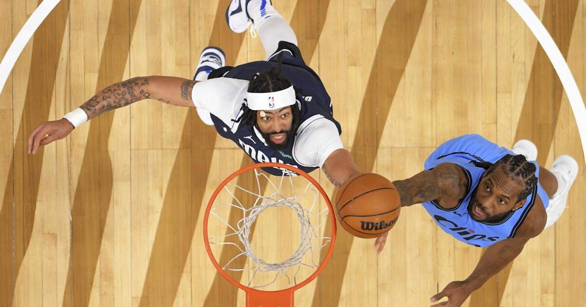 Clippers rout the Mavericks to keep pace in West playoff chase