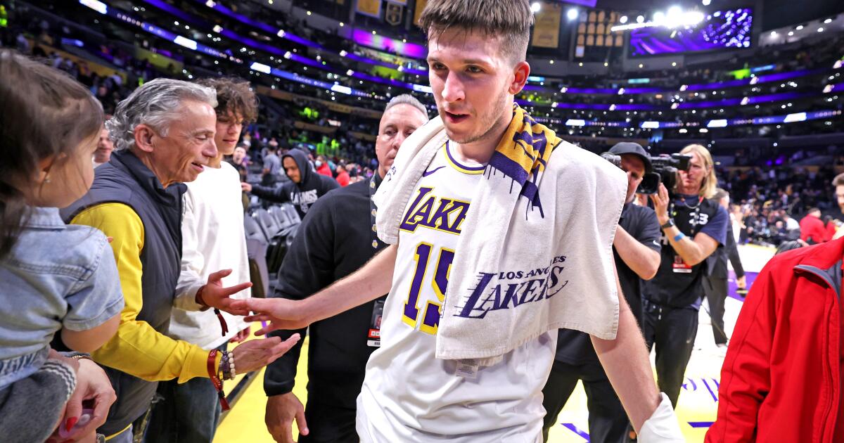 Column: A painful truth: Lakers must trade Austin Reaves