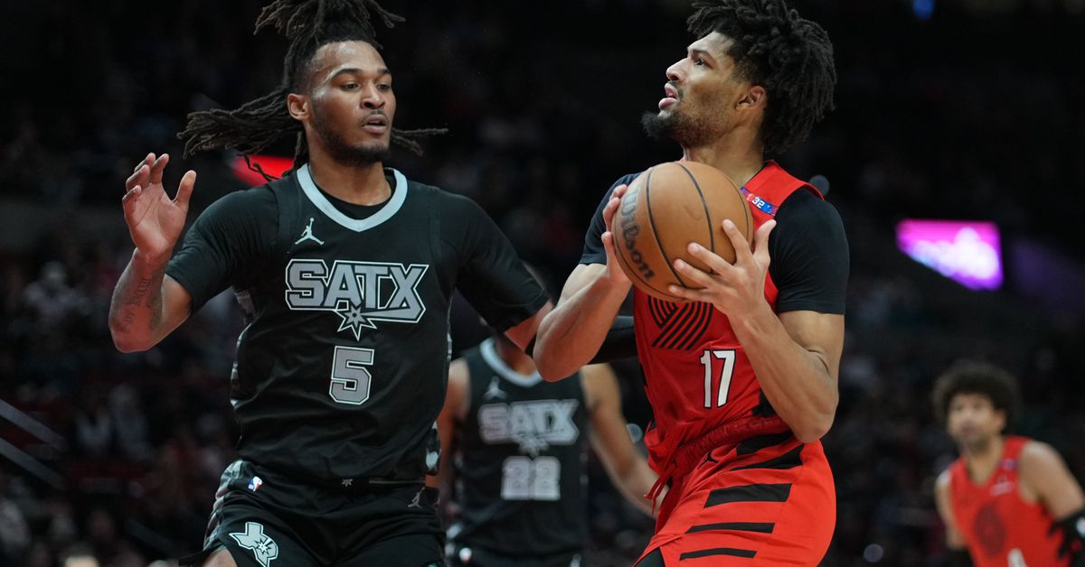 Trail Blazers Beat Spurs Because Somebody Had to Win