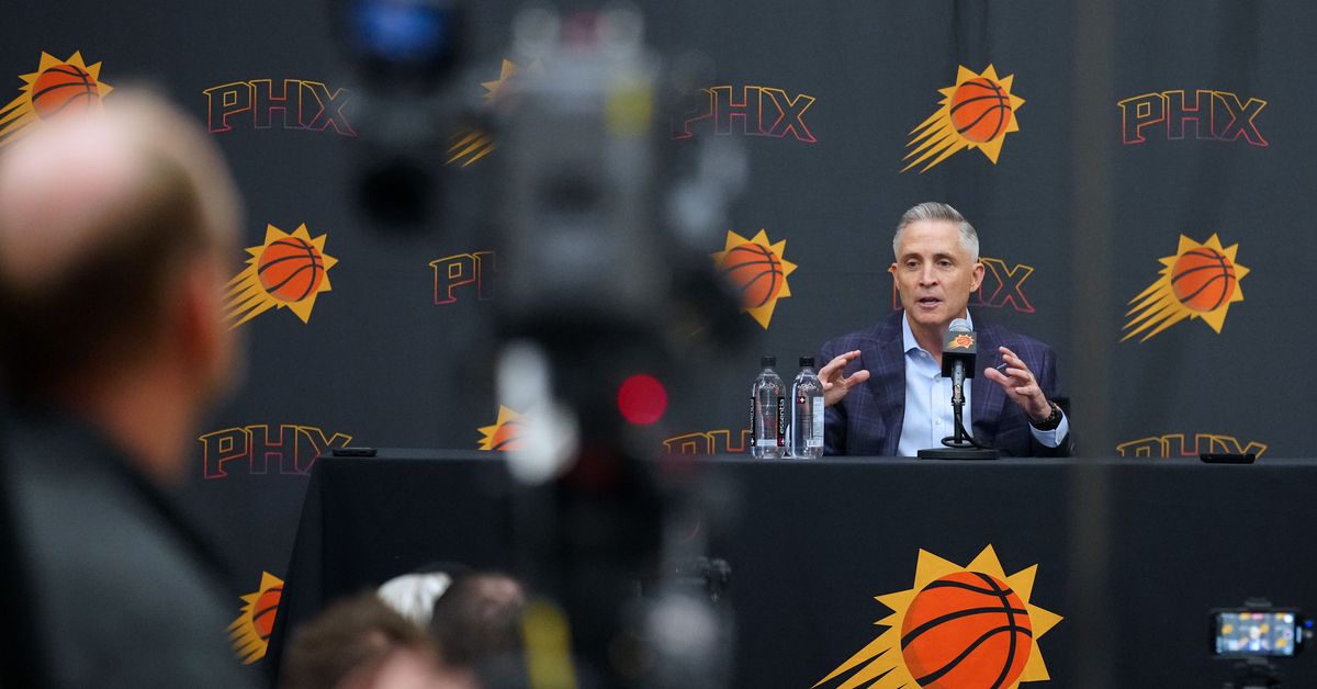 Should the Phoenix Suns make a move for their original 2025 first-round pick?