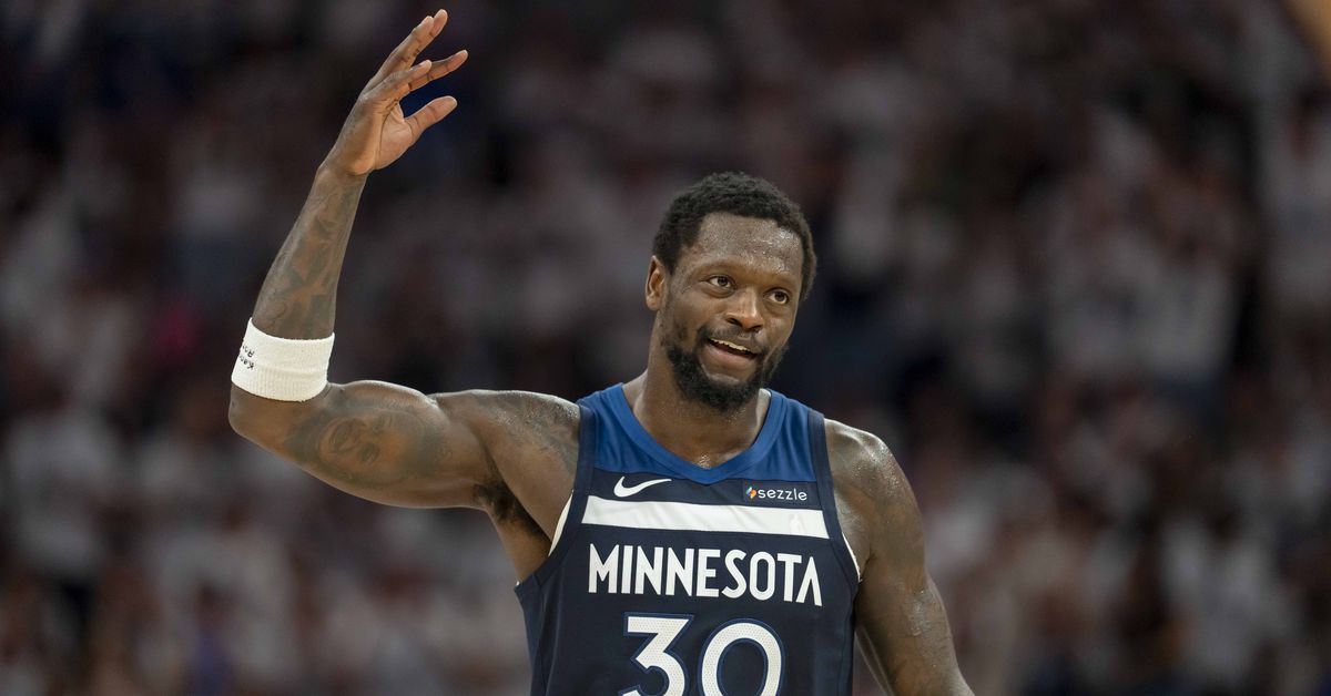 Friday Headlines: Julius Randle Shining Bright in NBA Playoffs