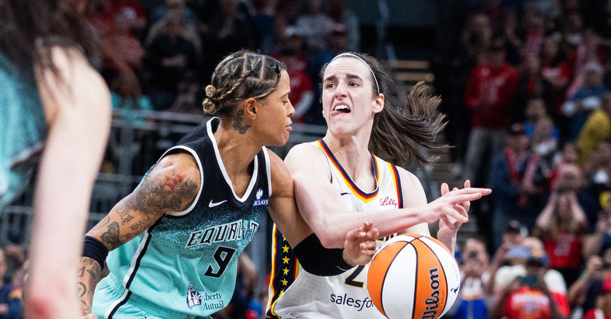 Fever head coach blasts officials for ‘disrespectful’ treatment