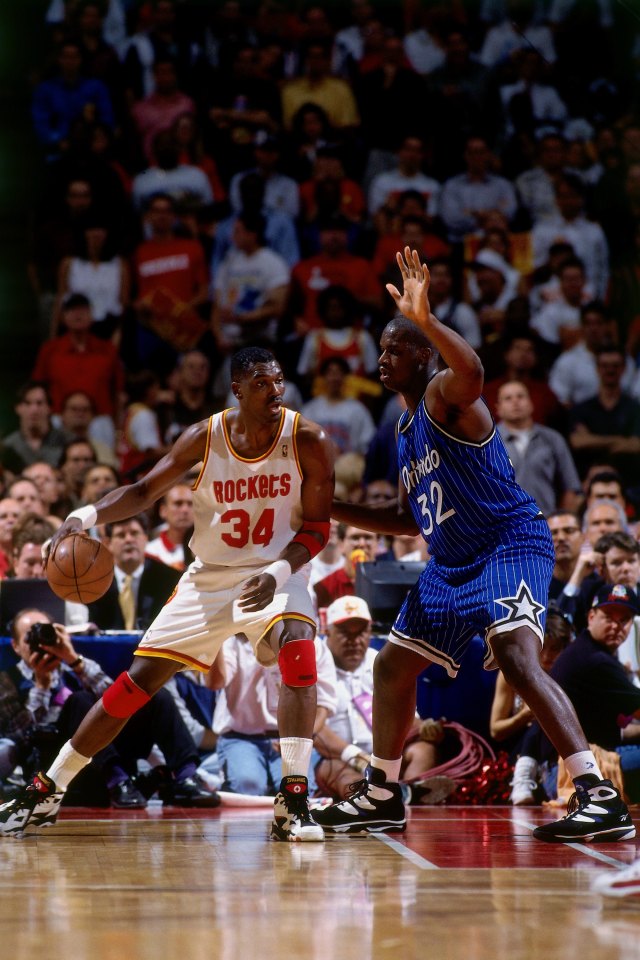 O'Neal later admitted his friendly off-court relationship with Hakeem threw him off