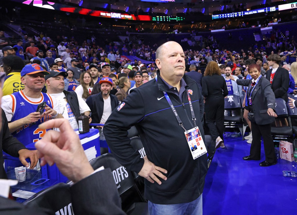 New York Knicks president Leon Rose on the court at the end of the fourth quarter. 