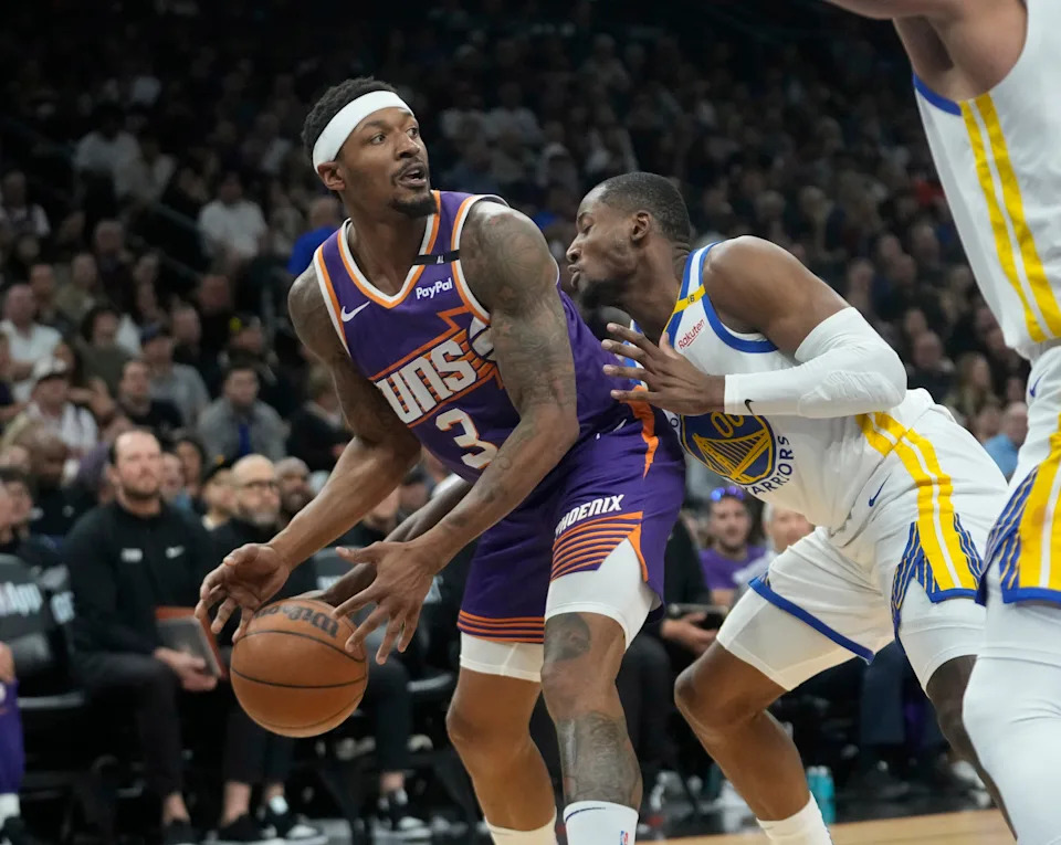 Phoenix Suns guard Bradley Beal (3) has the bal stripped by Golden State Warriors forward Jonathan Kuminga (00) during the third quarter at PHX Arena in Phoenix, on April 8, 2025.
