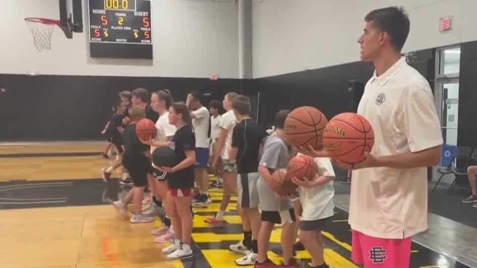 Former Hawkeye Luka Garza returning to Iowa for kids' basketball camps
