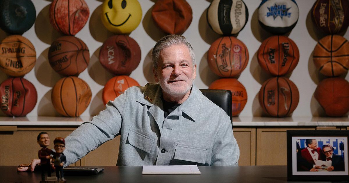 Cavs Owner Dan Gilbert Plans to Donate His Billions and Walk Again