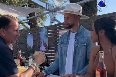 "You won't see me doing it!" - Stephen Curry Shoots Down Podcasting; ‘Mic Life’ Not in the Golden State Warriors Star's Playbook