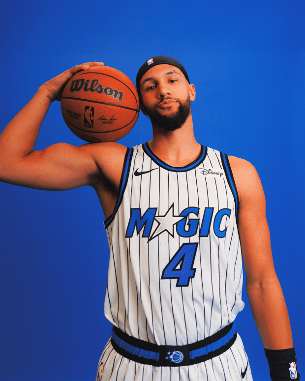 The new Association white Magic uniform, worn by Jalen Suggs. (Courtesy of Magic)