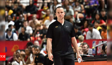 Phoenix Suns hire Cleveland Cavaliers assistant Jordan Ott as head coach after Devin Booker endorses him | NBA News