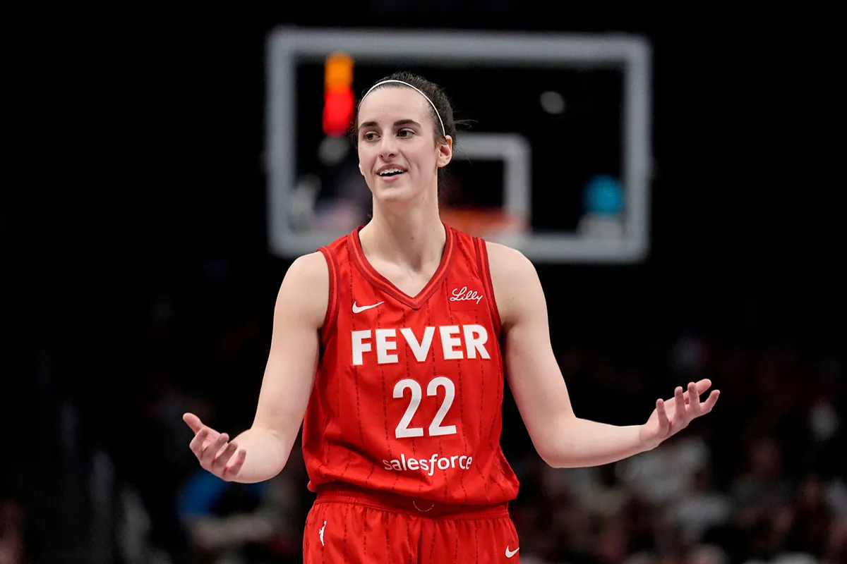 Caitlin Clark pays Shedeur Sanders the ultimate compliment with iconic celebration as Fever thrash Sky - MARCA