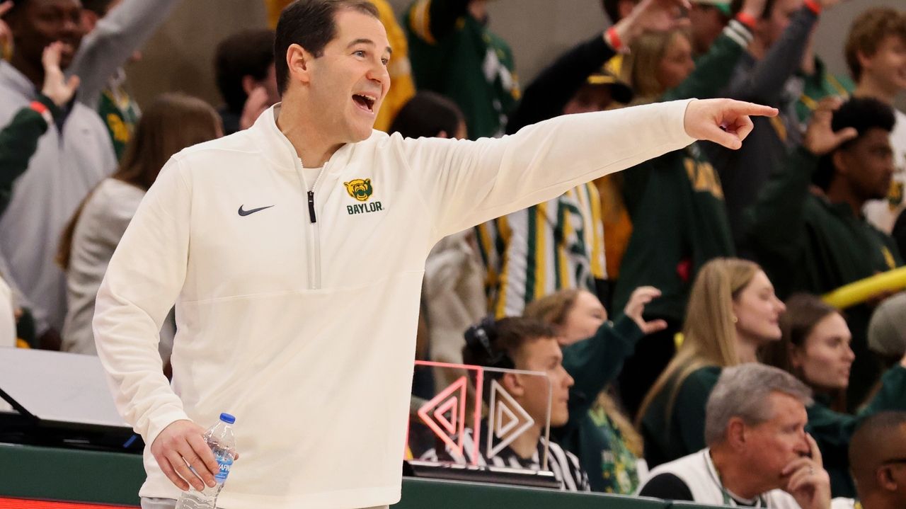 With no players left from last season's team photo, Baylor begins summer practice with new roster