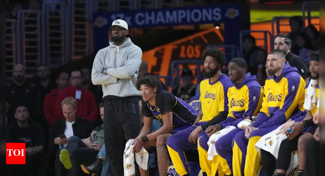 NBA Trade Rumors: Los Angeles Lakers predicted to land $100 million Golden State Warriors superstar in blockbuster 4-team trade proposal | NBA News