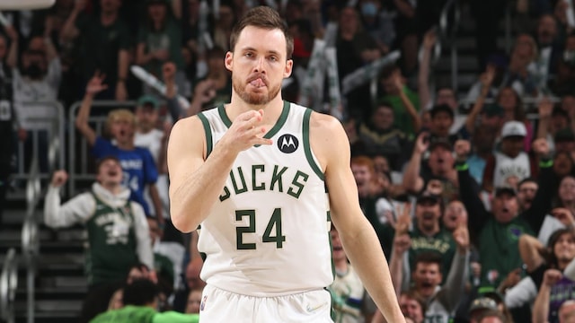 Pat Connaughton of the Milwaukee Bucks (X)