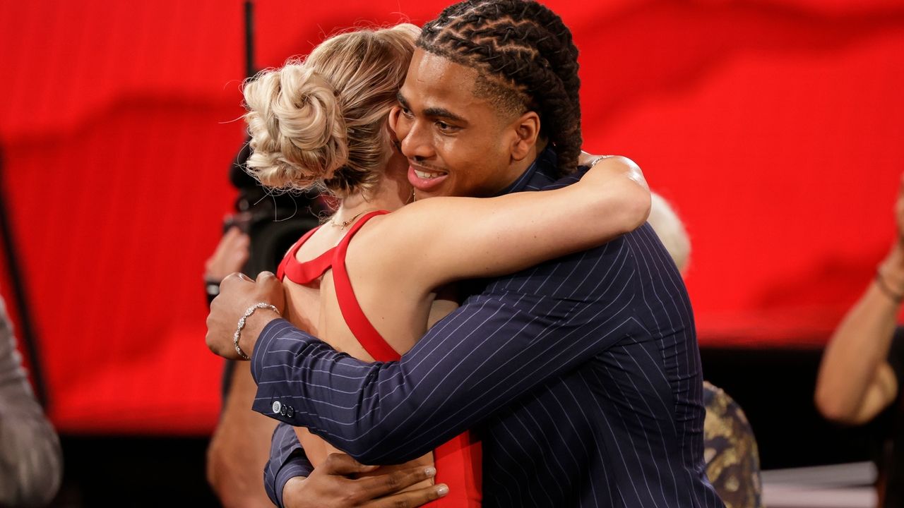 South Carolina women's basketball star Chloe Kitts supports boyfriend Collin Murray-Boyles at draft