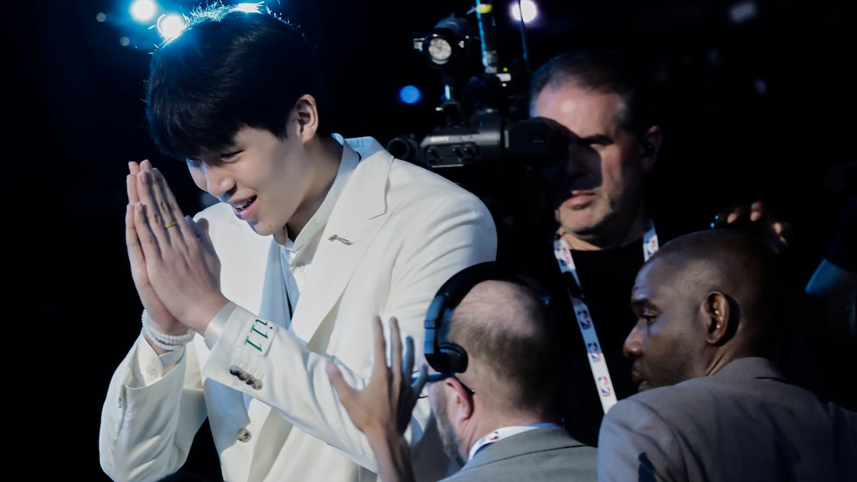 Portland Trail Blazers trade down to draft Yang Hansen, a Chinese center