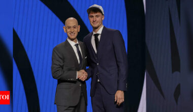 Dallas Mavericks star Anthony Davis welcomes new teammate Cooper Flagg after NBA Draft selection | NBA News