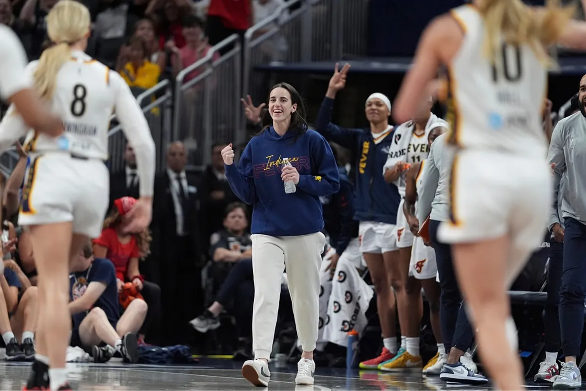 Caitlin Clark does not feel like the star of Indiana Fever and after her injury she takes on a new role that 'lowers' her status - MARCA