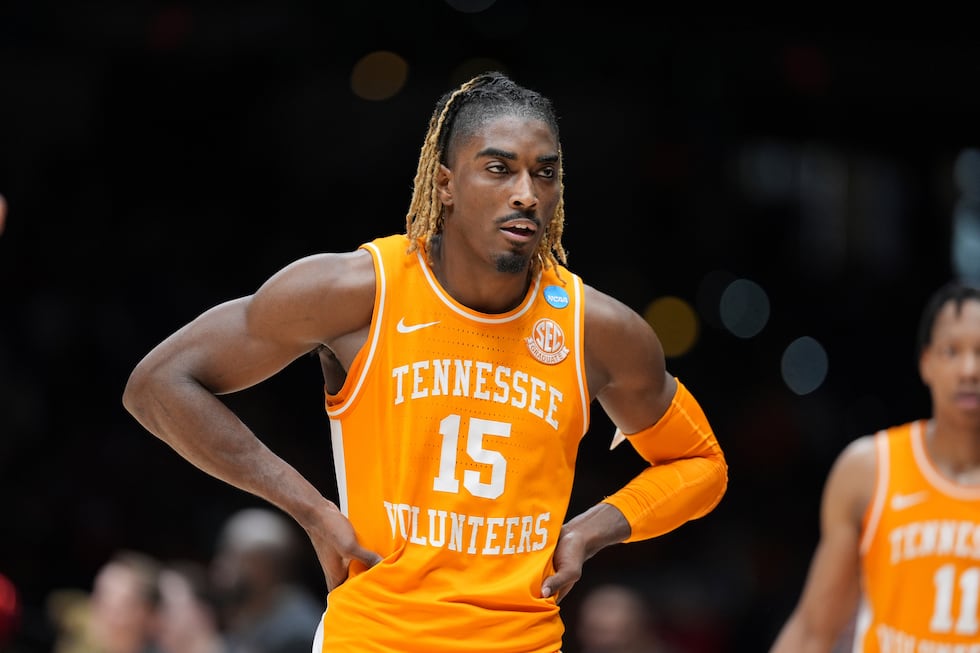Tennessee's Jahmai Mashack (15) pauses during the first half in the Elite Eight round of the...