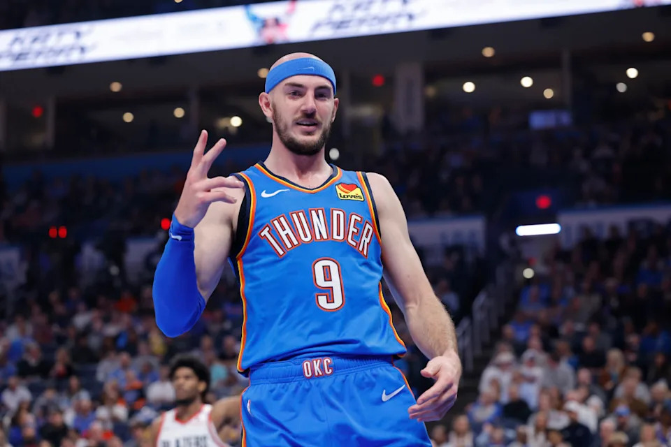 Oklahoma City Thunder guard Alex Caruso (9)Alonzo Adams-Imagn Images