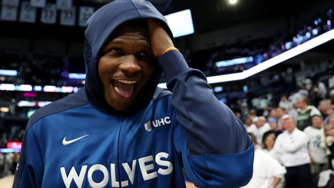 Anthony Edwards (via Getty Images)