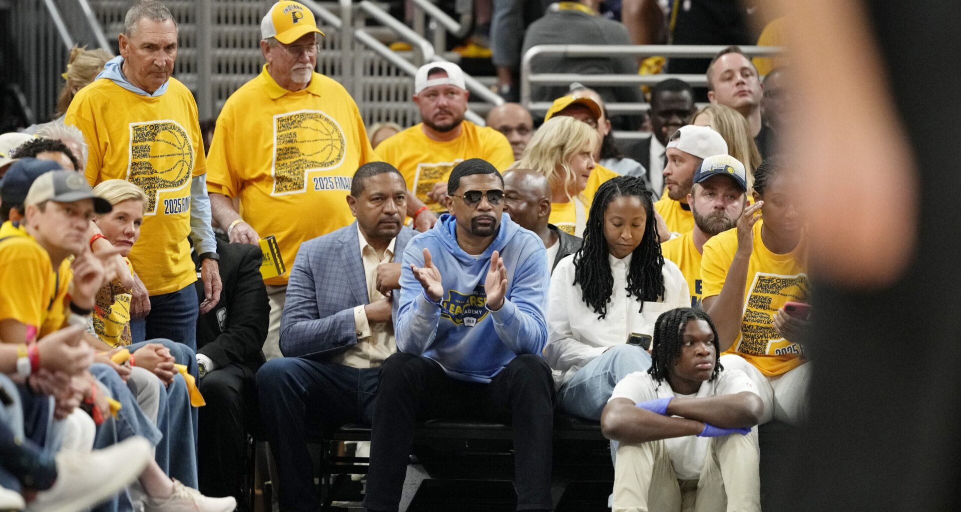 Metta World Peace declares bold support for Mark Jackson as Knicks' chaotic coaching search drags on