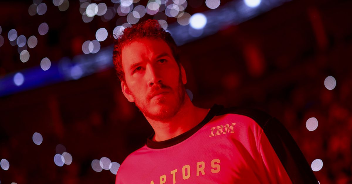 Is Jakob Poeltl an under-the-radar target for the Lakers this summer?