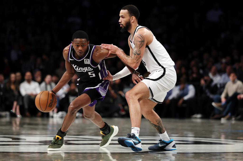 Nets targeting Kings' De'Aaron Fox as star hits market with NBA trade deadline nearing