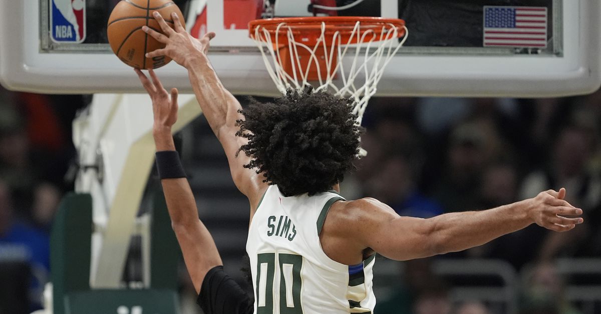 Bucks Reacts Survey: Center choices