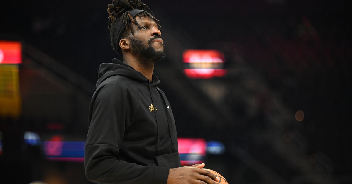 DeMarre Carroll joins Phoenix Suns staff as coaching dominoes start to fall