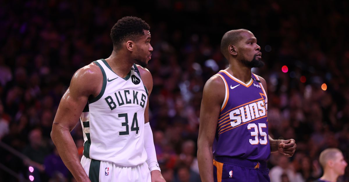 Giannis stays in Milwaukee; let the bidding war begin