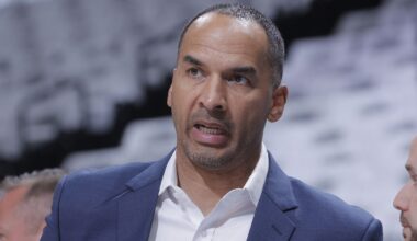 Podcast: Where’s Nico, Mavericks vs Lakers in Las Vegas, and more player reviews