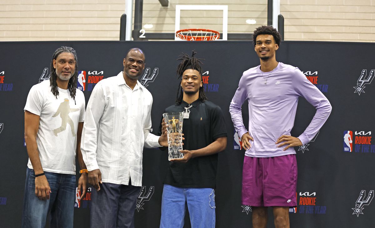 San Antonio Spurs Stephon Castle Named Rookie Of The Year