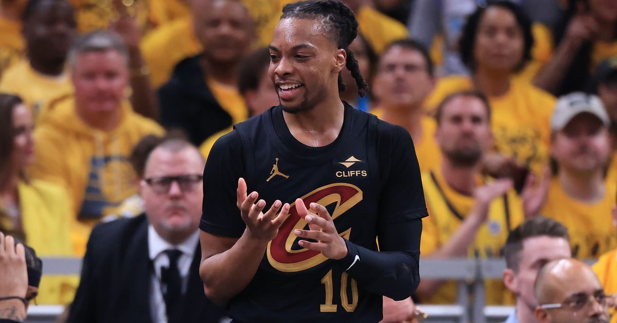 NBA Roundup: Garland Out 4-5 Months with Toe Injury, Hawks Hire Away Pelicans GM