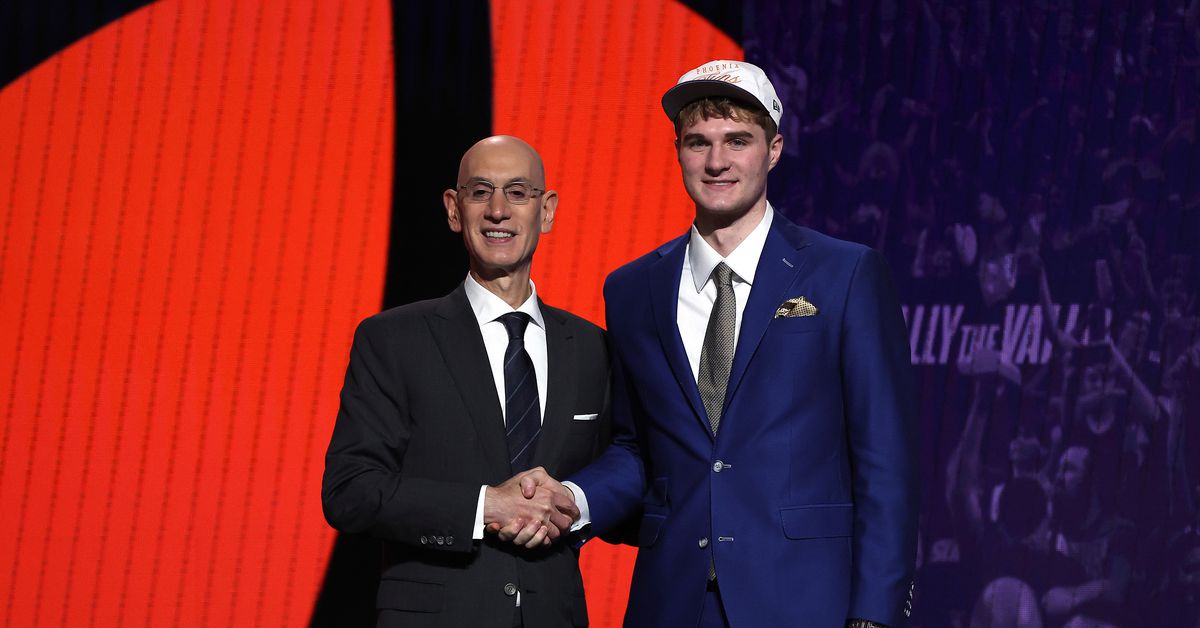 Liam McNeeley selected No. 29 overall by Charlotte Hornets in 2025 NBA Draft