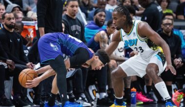 LOOK: Seth Curry grabs the ball and other pictures of the day in the NBA