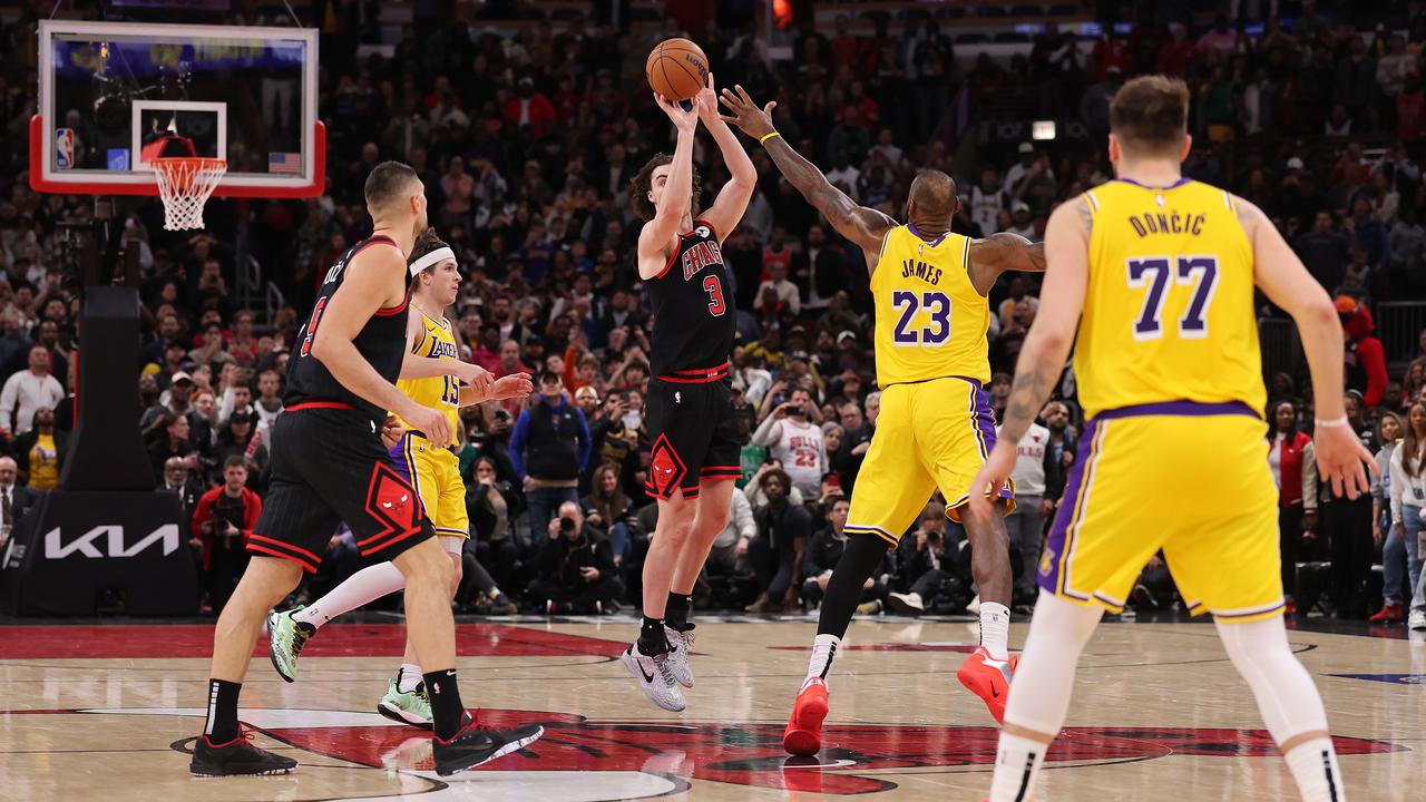 Josh Giddey stuns LA Lakers and LeBron with extraordinary buzzer beater