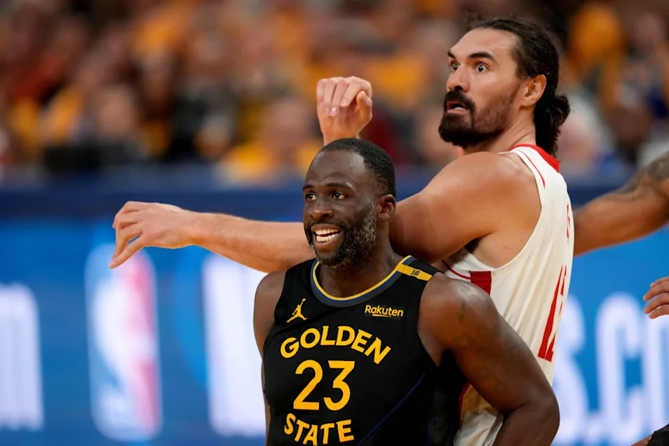 Golden State Warriors forward Draymond Green (23) and Houston Rockets center Steven Adams (12)© Cary Edmondson-Imagn Images