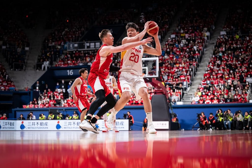 Yang Hansen (right) in action for China against Japan in Tokyo last year. Photo: Fiba