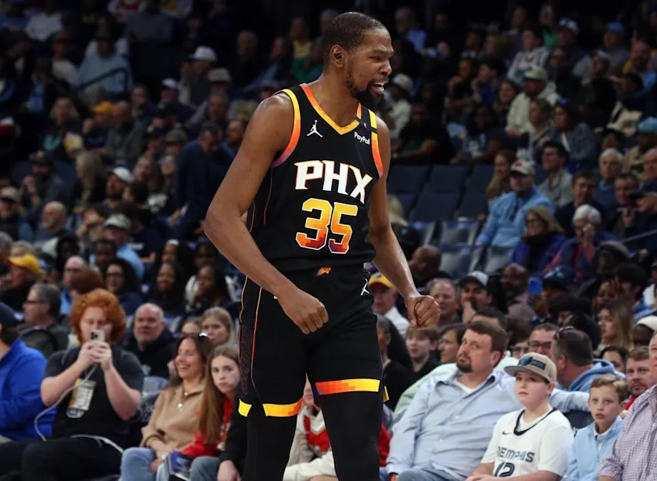 Phoenix Suns forward Kevin Durant (35) reacts during the first quarter against the Memphis Grizzlies at FedExForum.Mandatory Credit&colon; Petre Thomas-Imagn Images