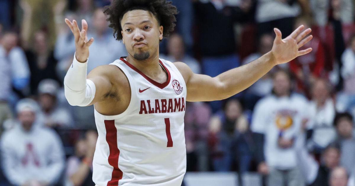 Big Bucks: Sears signs with Milwaukee - timesdaily.com