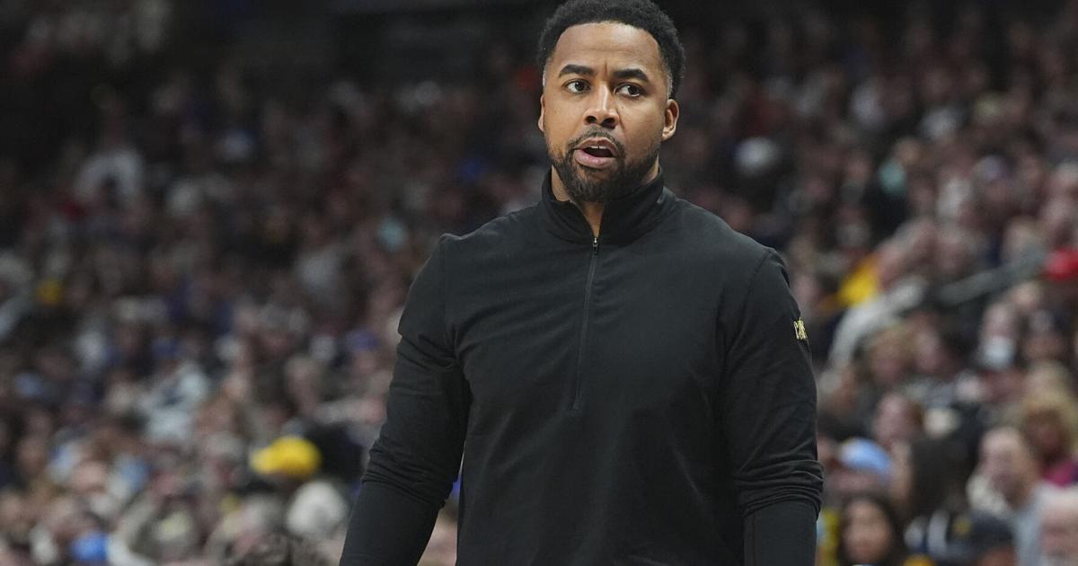 Suns coaching search down to 2 candidates, Cavs assistants Bryant and Ott, AP source says | National Sports