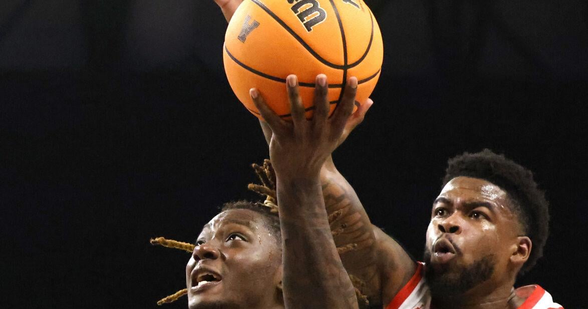 Aiken's Felton signs with Indiana Pacers