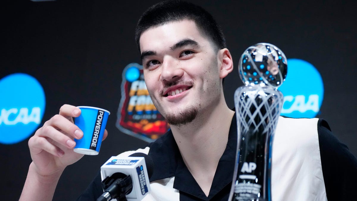 Former Purdue basketball star Zach Edey charged with reckless driving