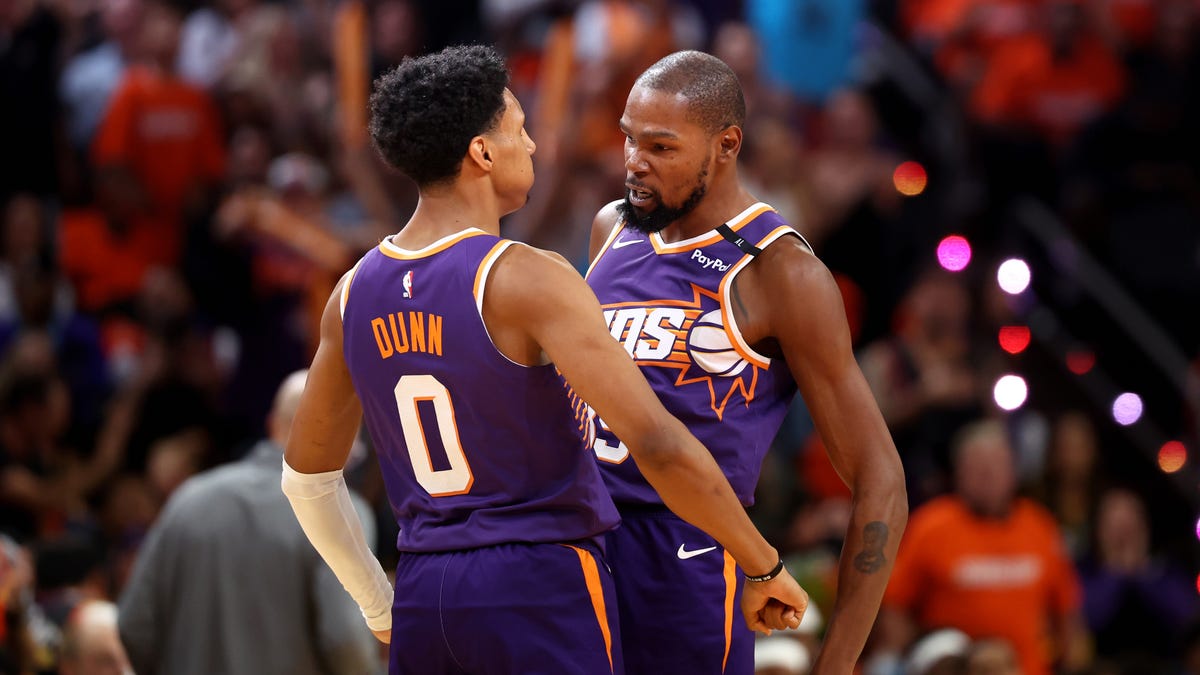 Durant responds to claim Suns fought in locker room