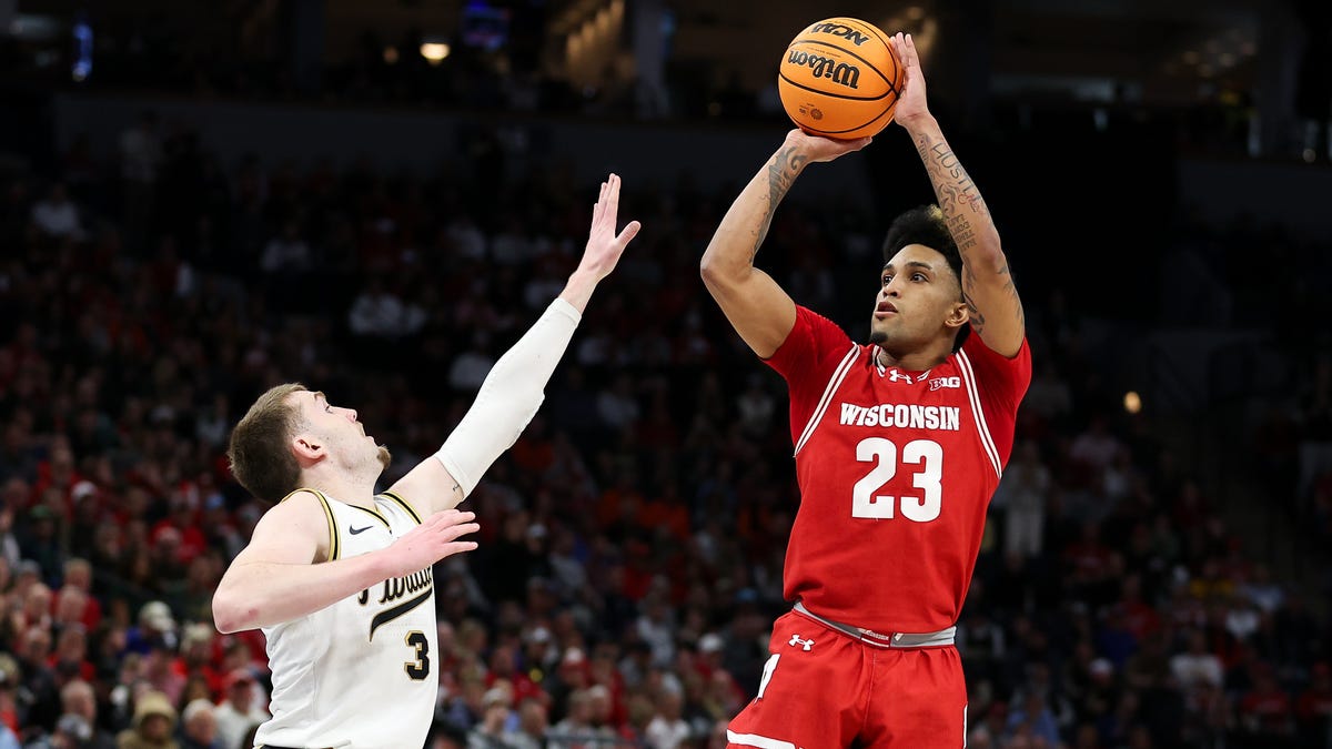 Wisconsin basketball guard Chucky Hepburn signs contract with Raptors