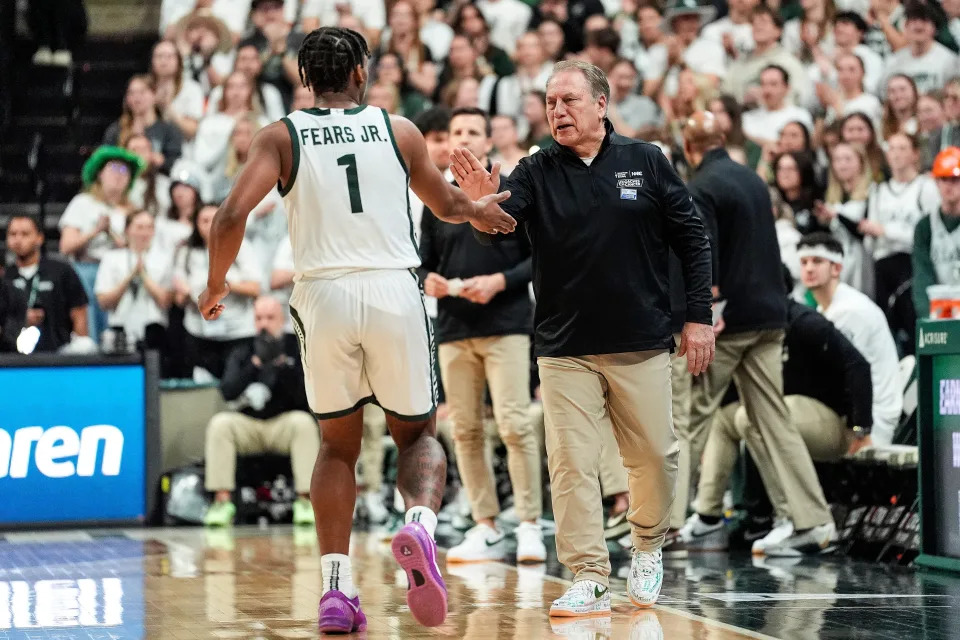 Michigan State head coach Tom Izzo talks to guard Jeremy Fears Jr. (1) during the first half against Minnesota at Breslin Center in East Lansing on Tuesday, Jan. 28, 2025.