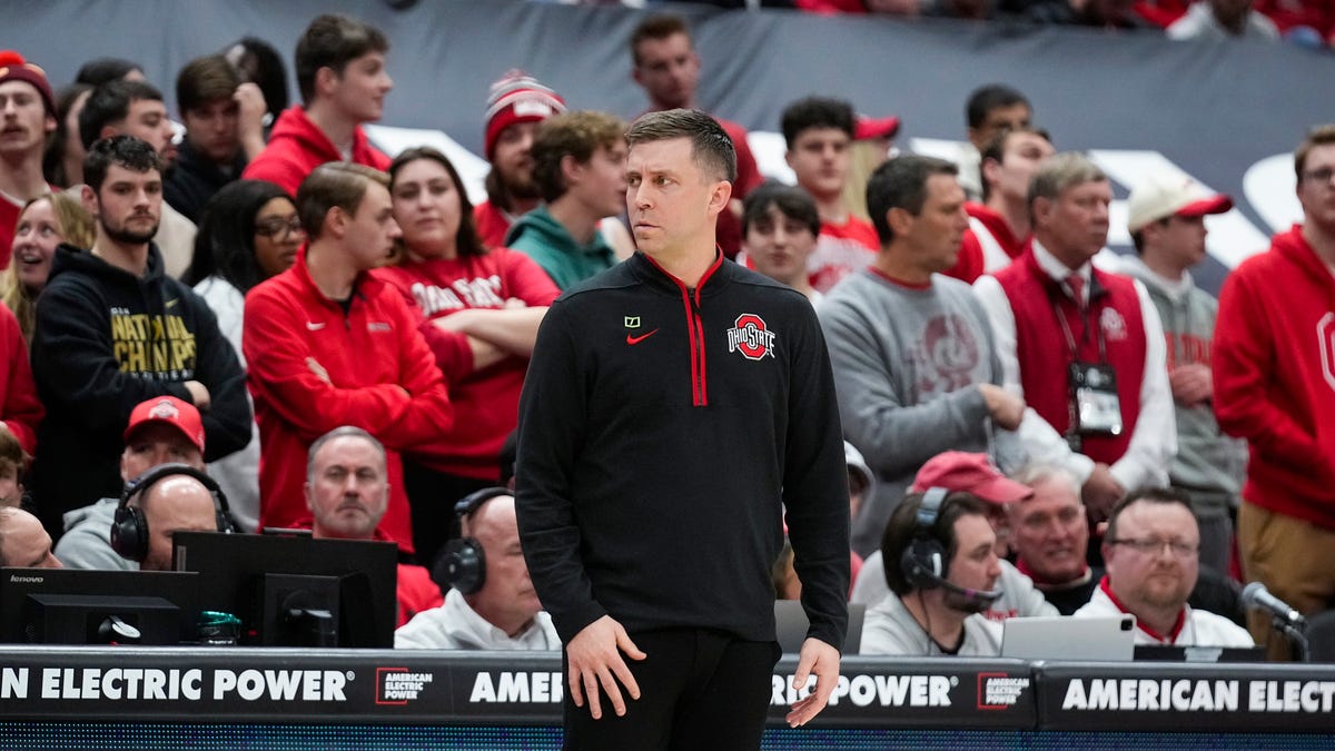 NCAA men's basketball to allow coach challenges in 2025-26 season